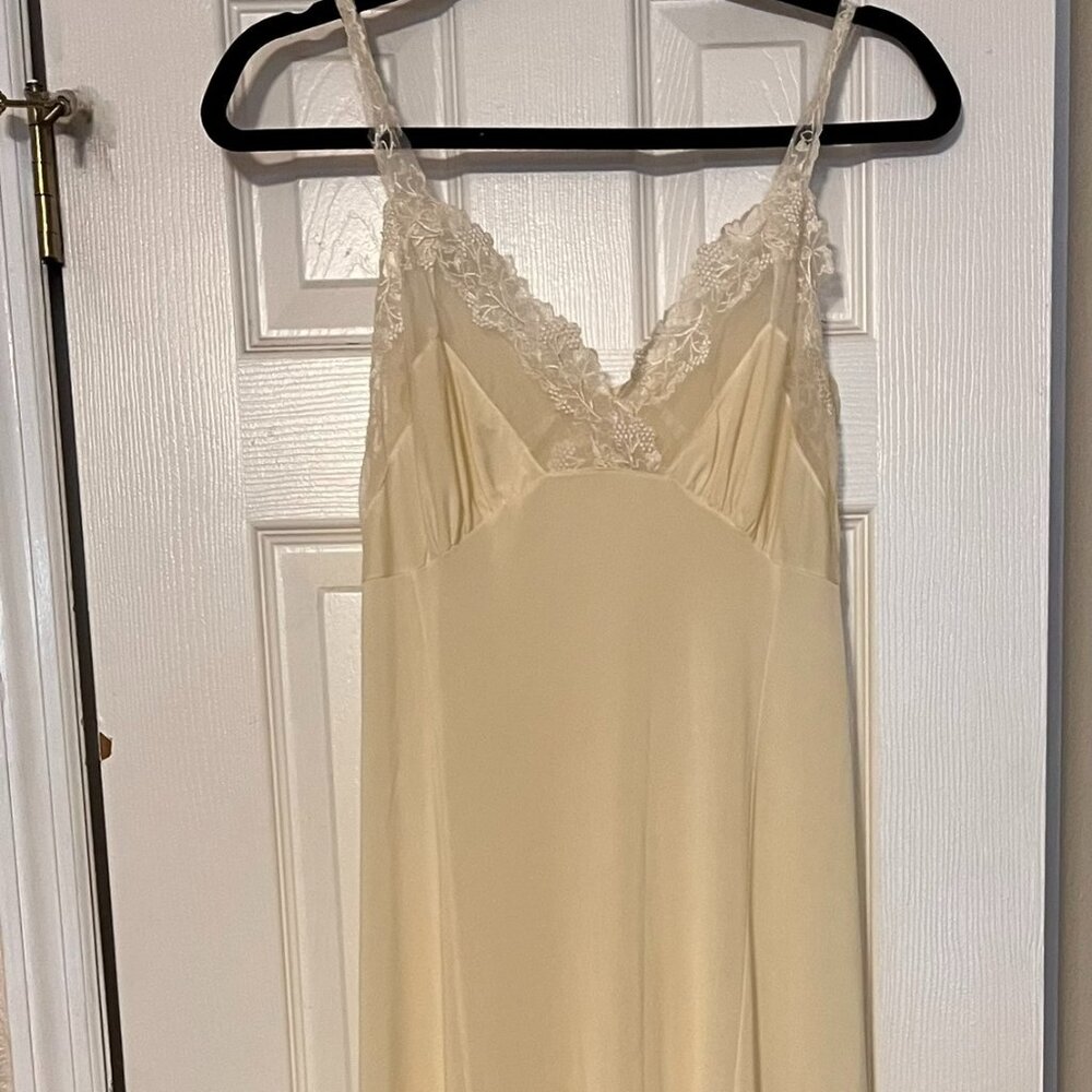 1950's Vintage Kickernick lingerie nightgown size small